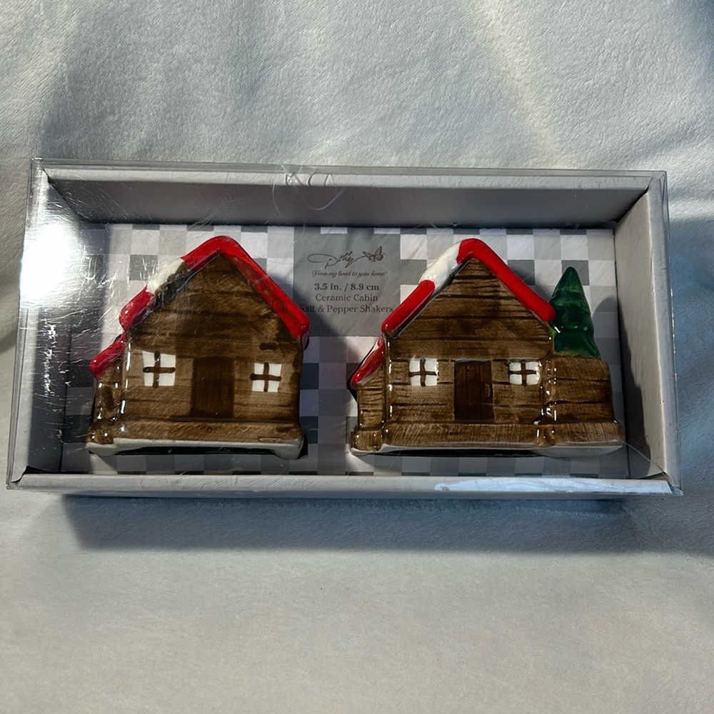 NWT/NIB Dolly Parton Holiday Salt & Pepper Shakers